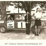 Il fallait même de temps en temps faire de la pub pour le port de la ceinture de sécurité. Michèle, ma maman, à droite sur la photo.